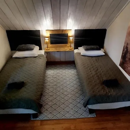 Wilcze Schronisko Hostel