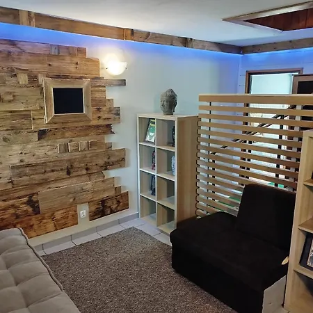 Wilcze Schronisko Hostel Czerniki