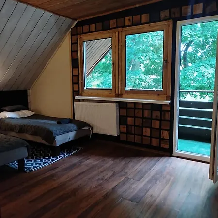 Wilcze Schronisko Hostel Czerniki