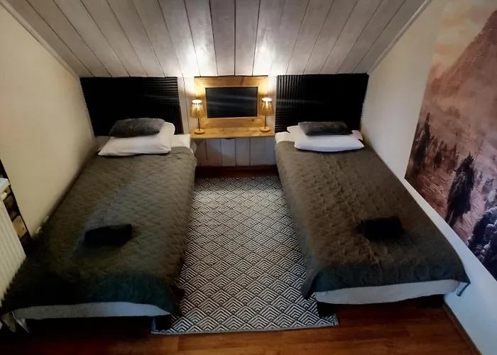 Wilcze Schronisko Hostel