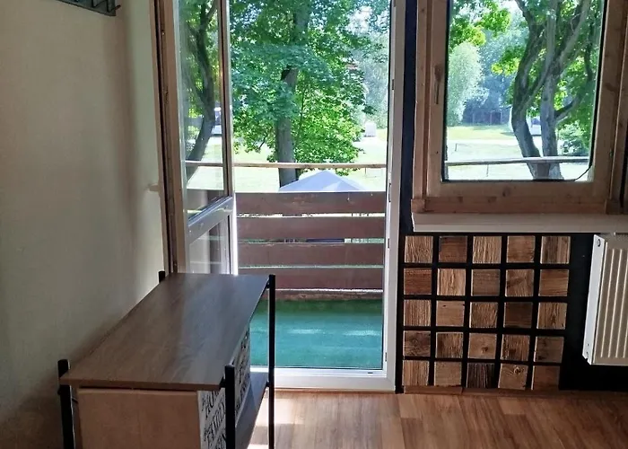 Wilcze Schronisko Hostel *