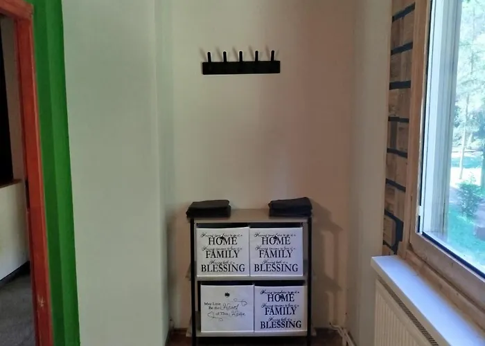 Wilcze Schronisko Hostel *