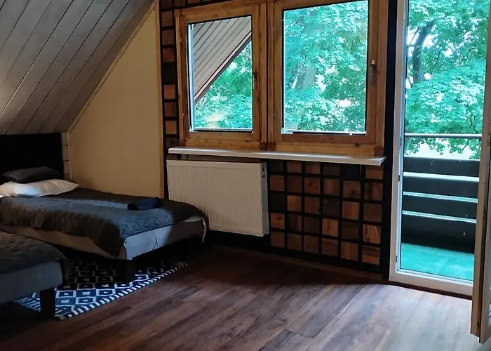 Wilcze Schronisko Hostel Czerniki
